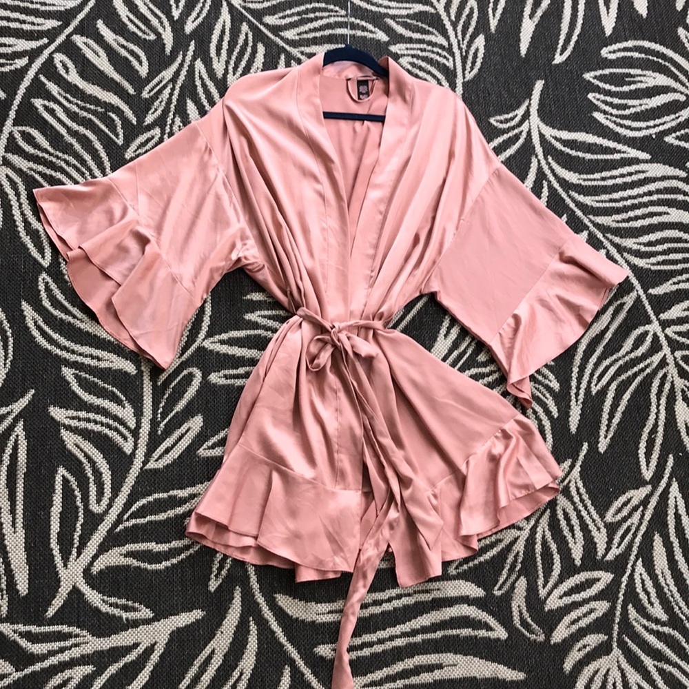 Victoria’s Secret pink rose robe M/L